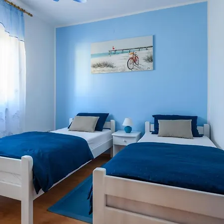 Ferienhaus Stunning In Dobrani With Wifi *