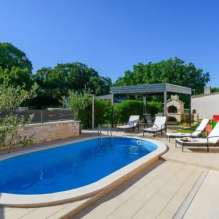 Holiday home Stunning In Dobrani With Wifi