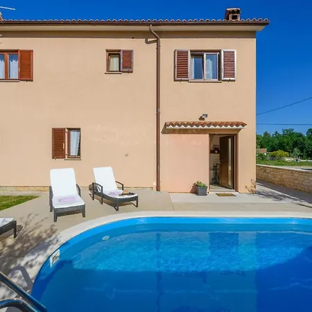 Stunning In Dobrani With Wifi Holiday home