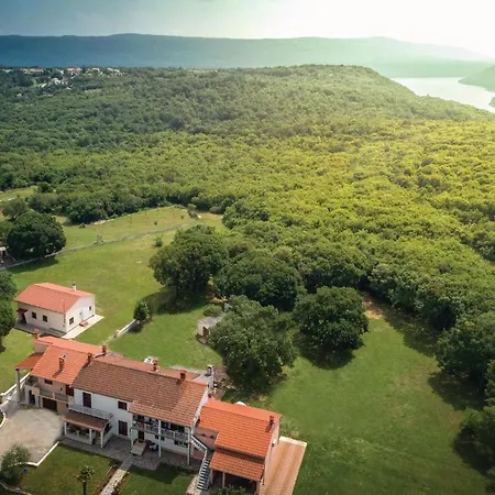Stunning In Dobrani With Wifi Holiday home