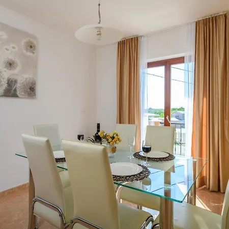 Stunning In Dobrani With Wifi Holiday home *