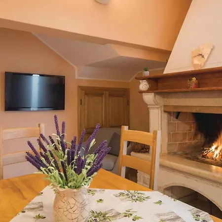 Stunning In Dobrani With Wifi Holiday home