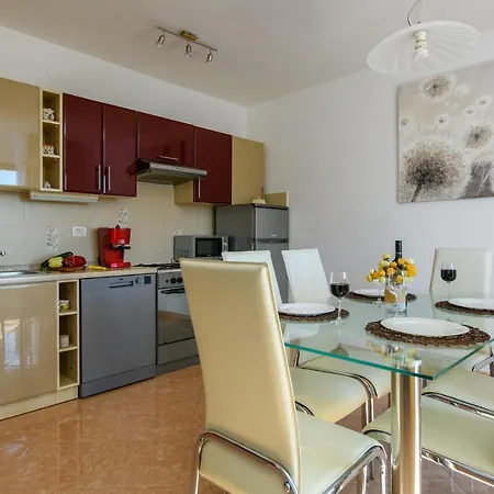 Holiday home Stunning In Dobrani With Wifi